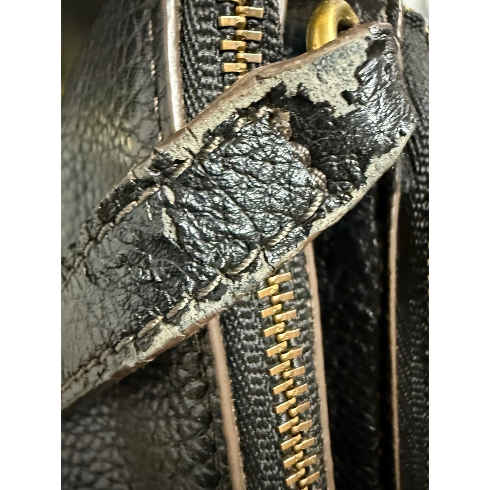 Fossil Black Pebbled Leather Crossbody Shoulder Bag Purse Black Gold Zip - Picture 6 of 6
